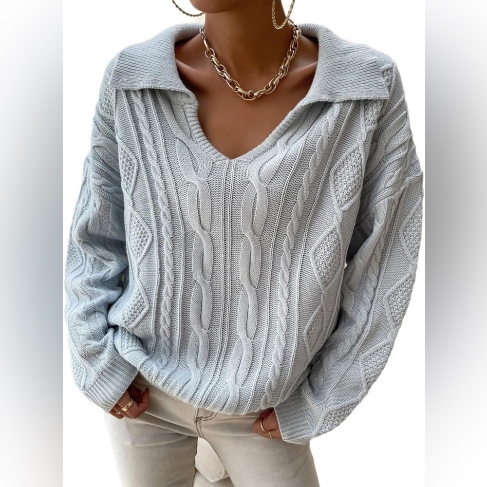 V-neck collared cable knit sweater - Small
